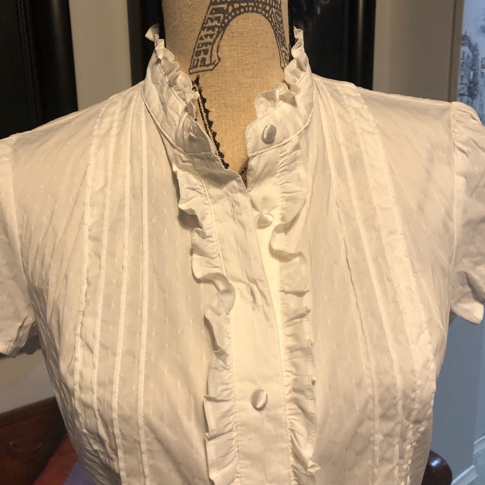 EUC Women’s RW&CO. White Short Sleeve Blouse - Picture 4 of 8